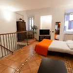 Trastevere Four Seasons Trilussa 1 * ローマ