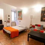 Trastevere Four Seasons Trilussa 1 *